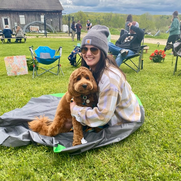 Meet your Posher, Mikayla - Picture 3 of 5